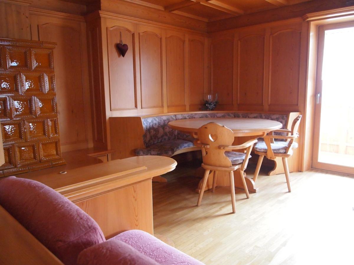 Ciasa Giorgina Apartment Pozza di Fassa Bagian luar foto